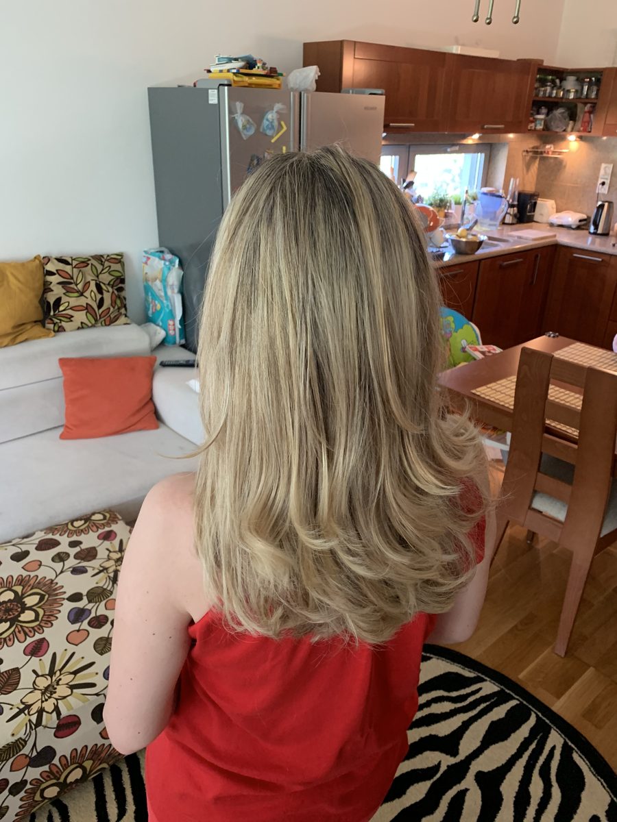 At-home blow-dry, long blonde hair