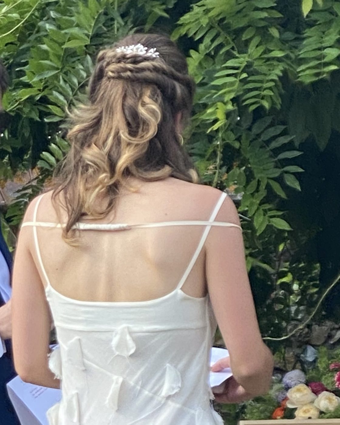Mariée — coiffure et robe